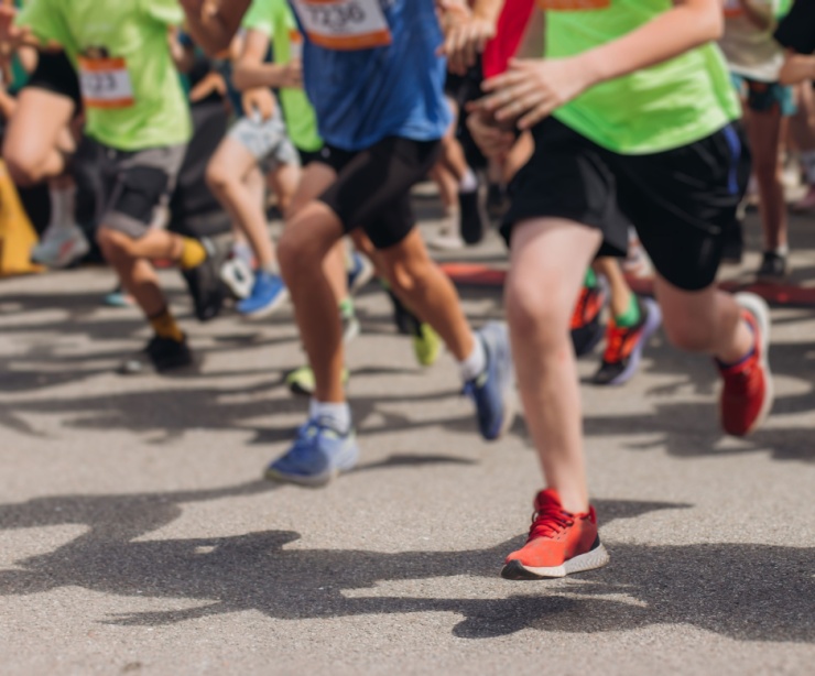 A crowd of marathon runners.